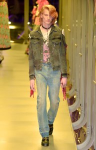 Gucci Fall 2017: Men's and Women's Show