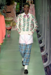 Gucci Fall 2017: Men's and Women's Show