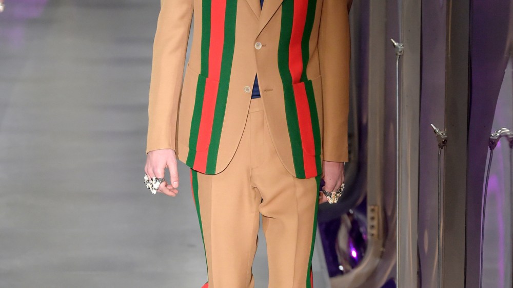 Gucci Fall 2017: Men's and Women's Show