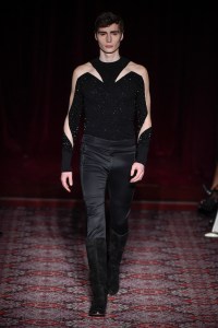 Julien Macdonald RTW Fall 2017