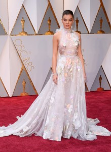 Hailee Steinfeld in Ralph & Russo 2017 Oscars Red Carpet Photos