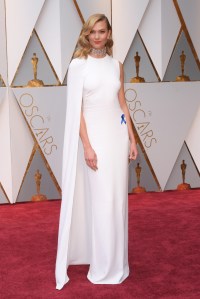 Karlie Kloss in Stella McCartney 2017 Oscars Red Carpet Photos