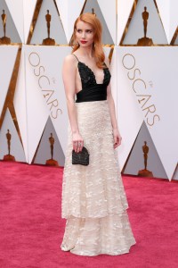 Emma Roberts 2017 Oscars Red Carpet Photos