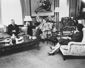 04/10/62 --- Astronaut John H. Glenn Jr. and wife visit with General Douglas McArthur in the Waldorf Astoria hotel.JOHN GLENN - ASTRONAUT - RETROSPECTIVE - 1998