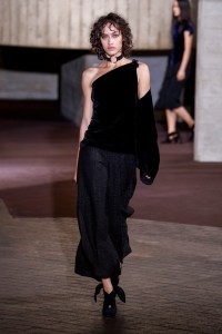 Roland Mouret RTW Fall 2017
