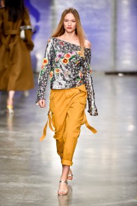Topshop Unique RTW Fall 2017