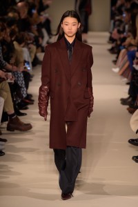 Victoria Beckham RTW Fall 2017