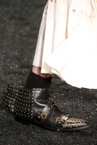 Details at Alexander Mcqueen RTW Fall 2017