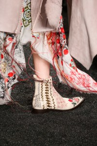 Details at Alexander Mcqueen RTW Fall 2017