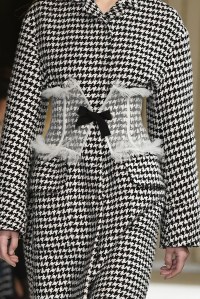 Details at Giambattista Valli RTW Fall 2017