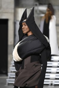 Details at Rick Owens RTW Fall 2017