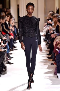 Giambattista Valli RTW Fall 2017