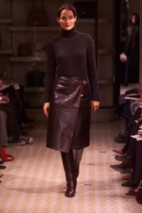 A look from Herms Fall 2000 collection designed by Martin Margiela