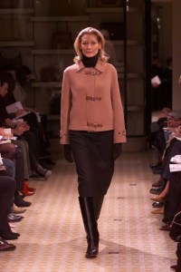 A look from Herms Fall 2000 collection designed by Martin Margiela
