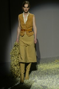 A look from Martin Margiela Fall 2003 collection