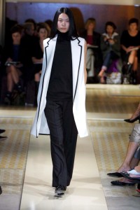 A look from Herms Spring 2002 collection designed by Martin Margiela