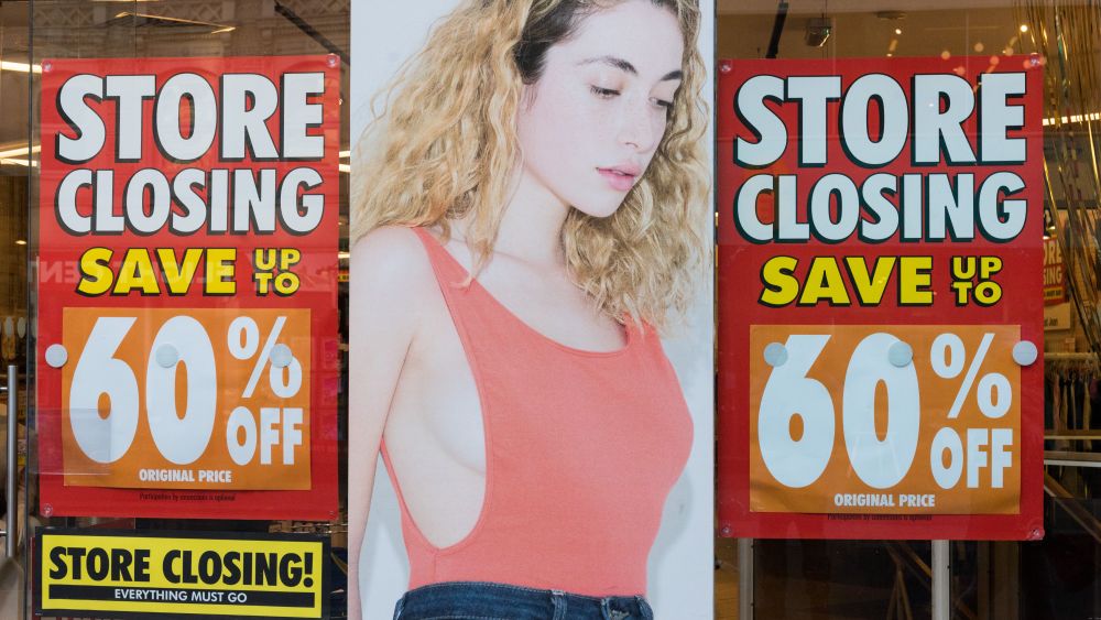 Exterior of American Apparel store with sale signs in Oxford Street. An announcement stated all of the UK and European stores will close after falling into administration.American Apparel franchise to close in Europe, London, UK - 05 Dec 2016