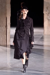 Yohji Yamamoto RTW Fall 2017