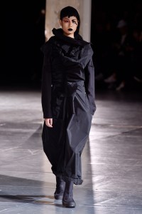 Yohji Yamamoto RTW Fall 2017