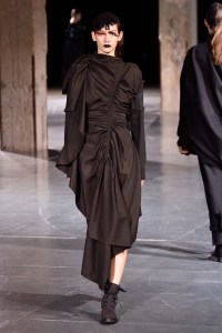 Yohji Yamamoto RTW Fall 2017