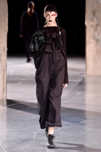 Yohji Yamamoto RTW Fall 2017