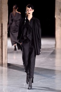 Yohji Yamamoto RTW Fall 2017