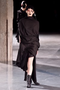 Yohji Yamamoto RTW Fall 2017