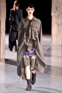 Yohji Yamamoto RTW Fall 2017