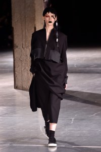 Yohji Yamamoto RTW Fall 2017