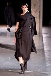 Yohji Yamamoto RTW Fall 2017