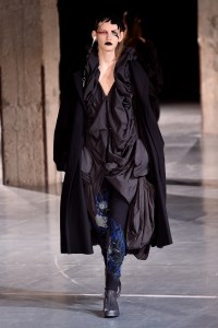 Yohji Yamamoto RTW Fall 2017