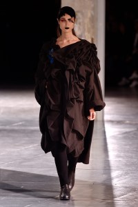 Yohji Yamamoto RTW Fall 2017