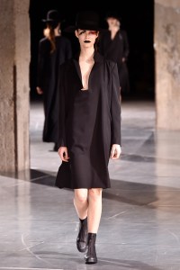 Yohji Yamamoto RTW Fall 2017