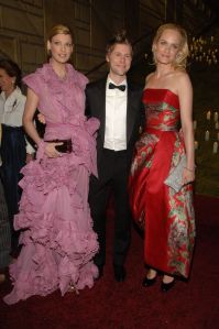 (L-R) Linda Evangelista, Christopher Bailey and Amber Valletta attend the Metropolitan Museum of Art's annual Costume Institute gala.2006 Met Costume Institute Gala, New York