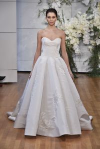Monique Lhuilier Bridal Spring 2018