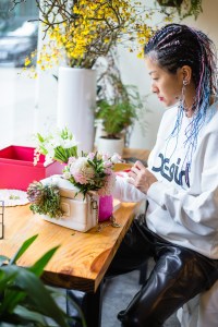Style maven Hilary Tsui used an exotic floral arrangement.