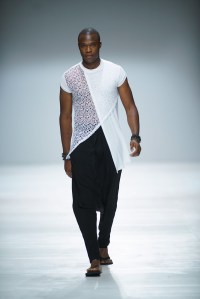 A look from Conrad De mills' MBCT Fall 2017 show.