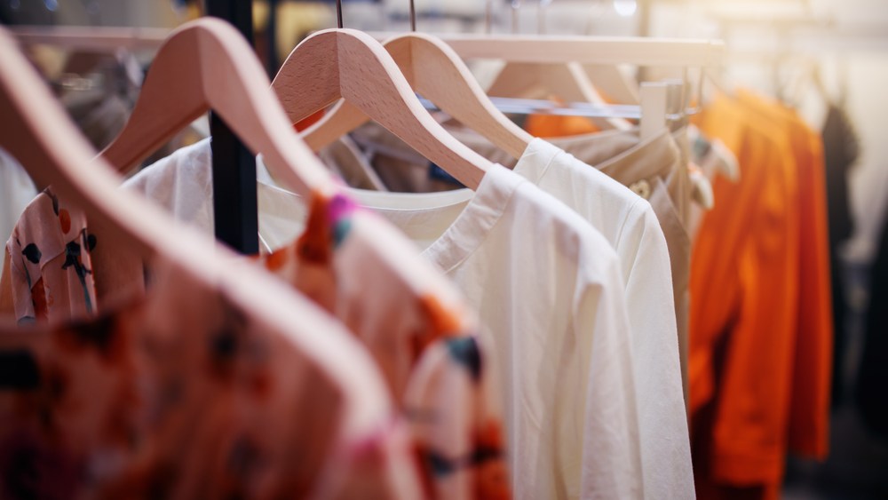 gross margins apparel retailers