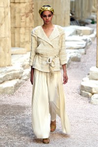 Chanel Cruise 2018 Show: All the Looks