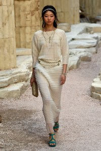 Chanel Cruise 2018 Show: All the Looks