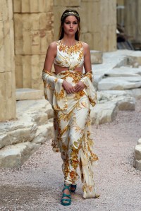 Chanel Cruise 2018 Show: All the Looks