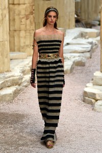 Chanel Cruise 2018 Show: All the Looks