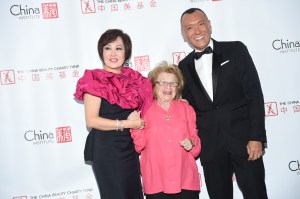Chiu Ti Jansen, Yue-Sai Kan, and Dr. Ruth Westheimer