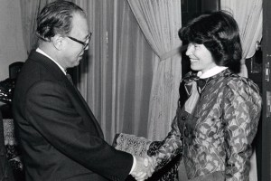 Danielle Mitterrand, wife of the French President, meets Chinese Premier Zhao Ziyang Nov. 10, 1984 at the Diaoyutai Guest House in Peking. (AP Photo)