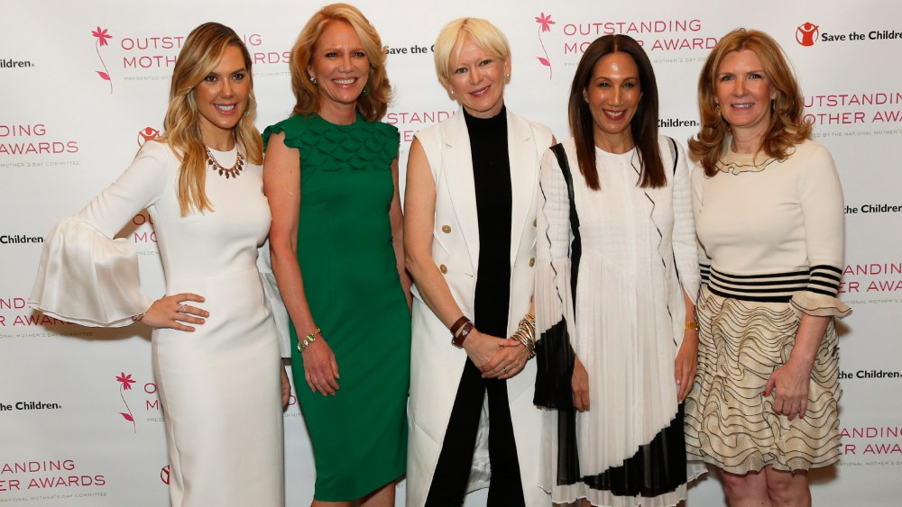 Top Beauty and Retail Leaders Honored at 2017 Outstanding Mothers Awards