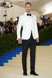 Alexander SkarsgardThe Costume Institute Benefit celebrating the opening of Rei Kawakubo/Comme des Garcons: Art of the In-Between, Arrivals, The Metropolitan Museum of Art, New York, USA - 01 May 2017WEARING ERMENEGILDO ZEGNA