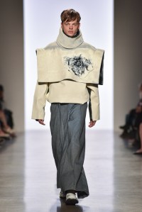 Pratt Honors Laura Kim and Fernando Garcia at Graduate Fashion Show