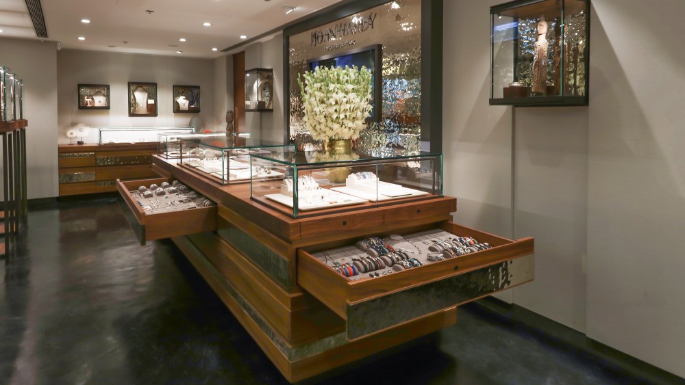 Kowloon Calling: John Hardy Answers With New Unit