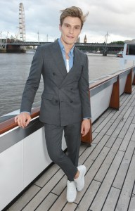  Oliver Cheshire