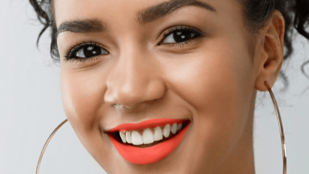 Makeup Artists Now Have a Virtual Makeover App to Share Their Looks